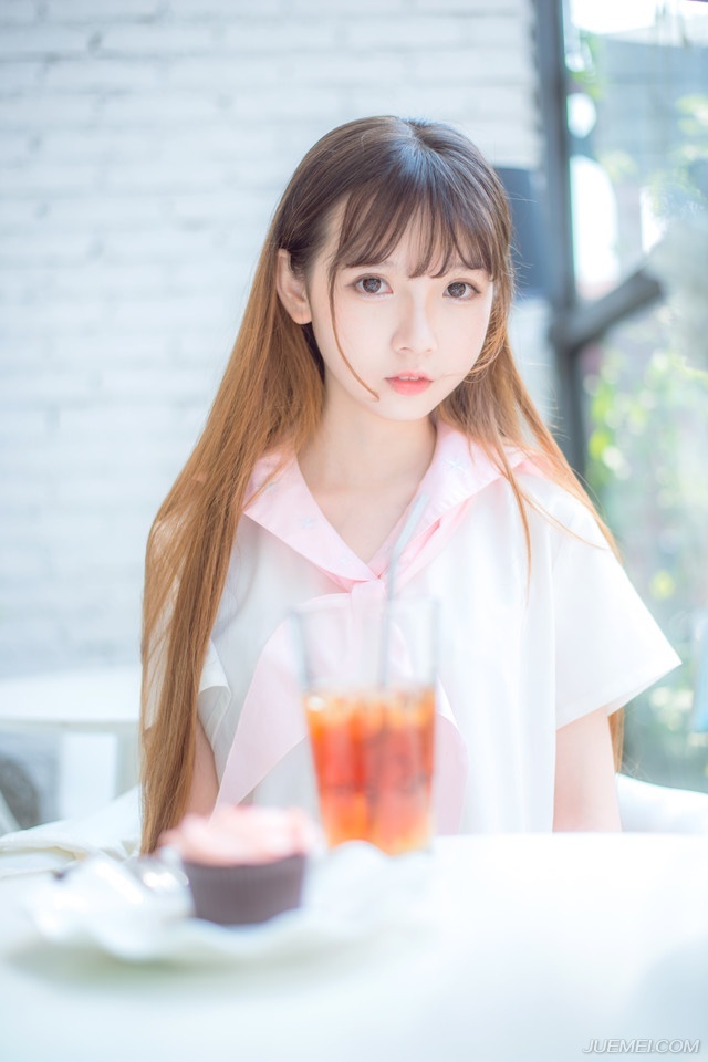 刘璝回来，让张任松了口气，现在，他需要刘璝给他带来一个好消息来振奋人心，来消弭这些不利的言论，只是当张任看到刘璝的那一瞬间，心中便没来由的一沉，刘璝的脸色很难看，难看到张任突然有种制止刘璝说话的冲动。